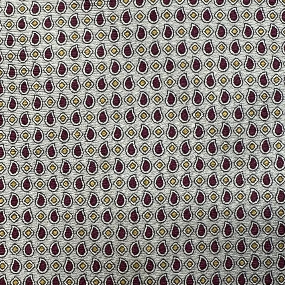 Vintage Brooks Brothers Makers Neck Tie Ivory Silk Geometric Mini Paisley‎ Print